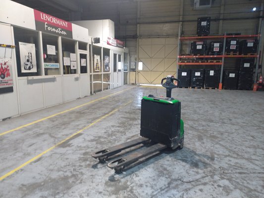 Transpalette ergonomique CESAB P214