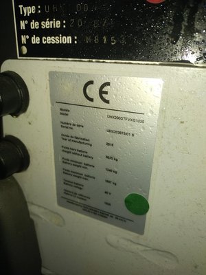Chariot à mât rétractable UniCarriers UHX200