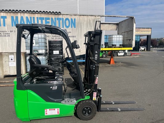 Chariot élévateur électrique - B318II