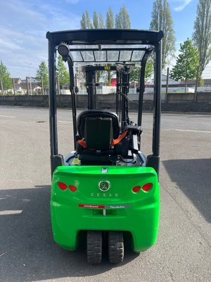 Chariot élévateur électrique CESAB B318II