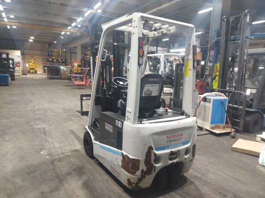 Chariot élévateur électrique UniCarriers TX3.18