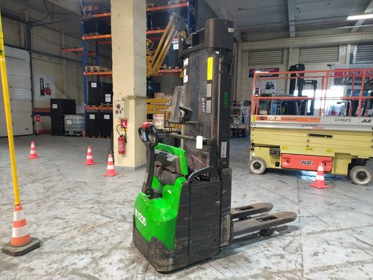 Gerbeur accompagnant CESAB S215L