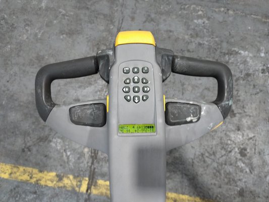 Gerbeur accompagnant UniCarriers PSH160