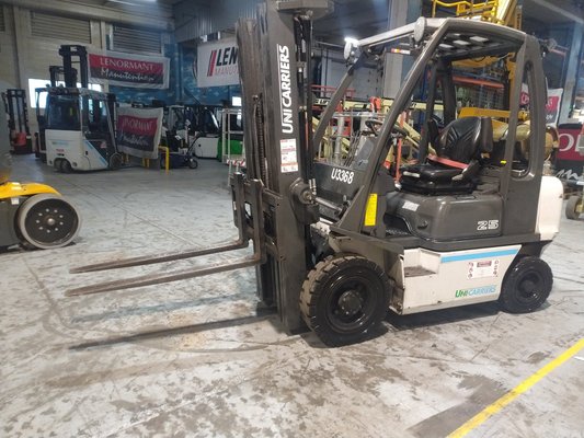 Chariot élévateur gaz UniCarriers DX25G