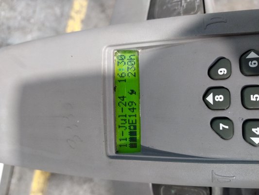 Gerbeur accompagnant UniCarriers PSH160