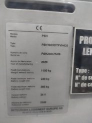 Gerbeur accompagnant UniCarriers PSH160 - 8