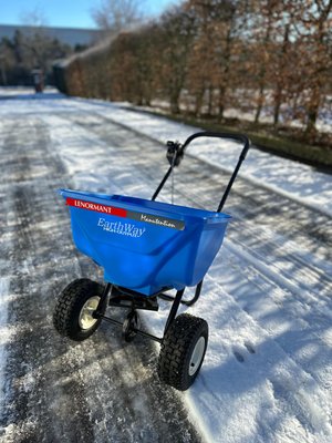 Accessoires - Déneigement - Épandeuse manuelle