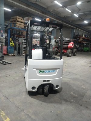 Chariot élévateur électrique UniCarriers TX3-16