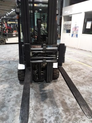 Chariot élévateur électrique UniCarriers TX20L
