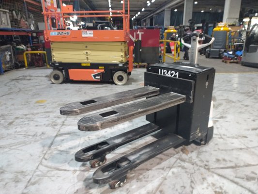 Transpalette accompagnant UniCarriers MDE200