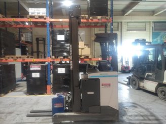 Chariot à mât rétractable UniCarriers UND 140 - 1