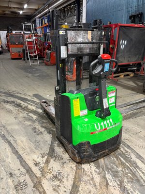 Gerbeur accompagnant CESAB S220D