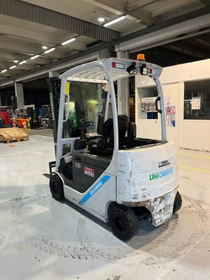 Chariot élévateur électrique UniCarriers TX4-18L