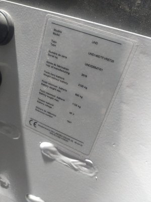 Chariot à mât rétractable UniCarriers UND 140