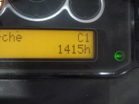 Chariot à mât rétractable UniCarriers UND 140