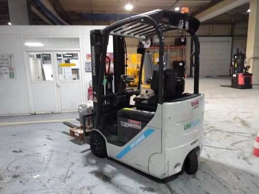 Chariot élévateur électrique UniCarriers TX15
