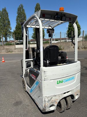 Chariot élévateur électrique UniCarriers TX3 13C
