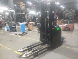 Gerbeur à plate-forme rabattable CESAB S314L - 3