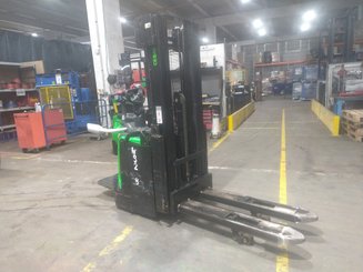 Gerbeur à plate-forme rabattable CESAB S314L - 1