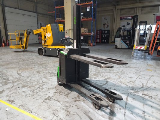 Gerbeur accompagnant CESAB S208L