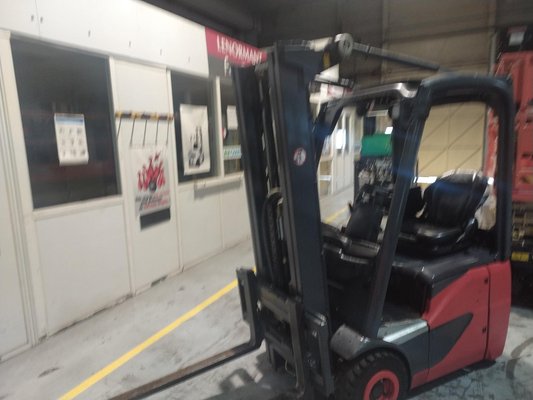 Chariot élévateur électrique Fenwick E12