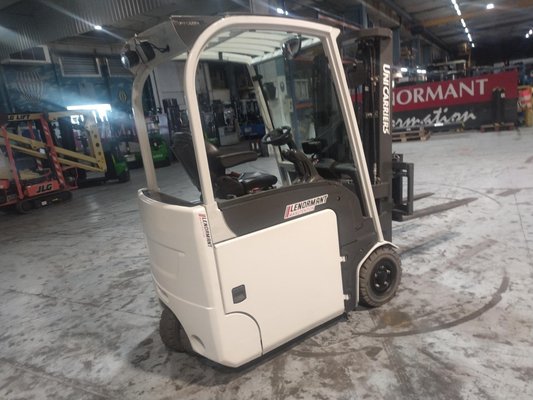 Chariot élévateur électrique UniCarriers TX3.15C