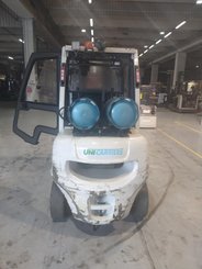 Chariot élévateur gaz UniCarriers DX30G - 10
