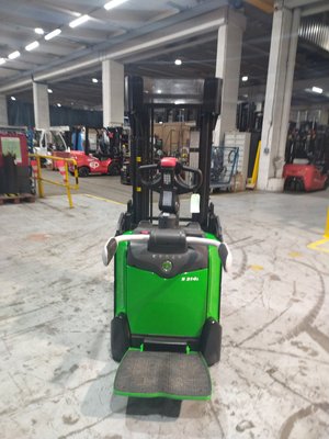 Gerbeur à plate-forme rabattable CESAB S314L
