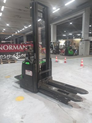 Gerbeur à plate-forme rabattable CESAB S312L