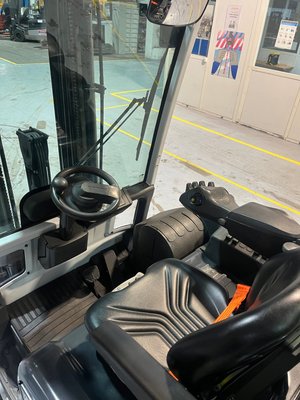 Chariot élévateur électrique UniCarriers TX3-15C