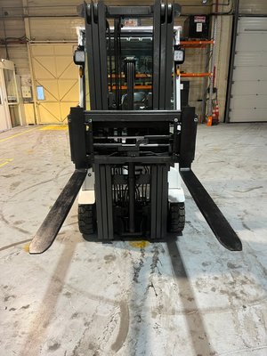 Chariot élévateur électrique UniCarriers TX3-15C