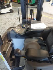 Chariot à mât rétractable UniCarriers ULS120 - 6