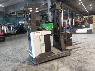 Chariot à mât rétractable UniCarriers ULS120 - 1