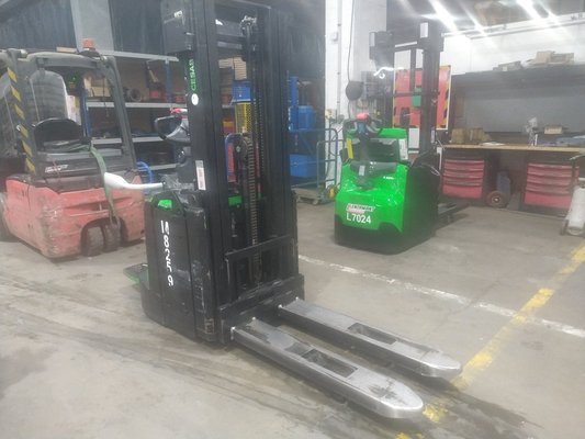 Gerbeur à plate-forme rabattable CESAB S314L