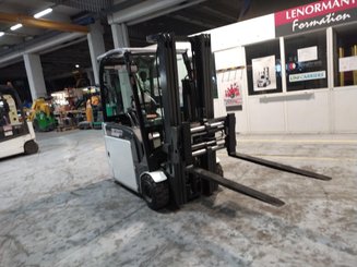 Chariot élévateur électrique UniCarriers TX20L - 7