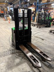 Gerbeur accompagnant CESAB S220D - 3