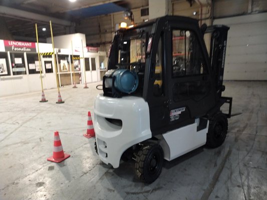 Chariot élévateur gaz UniCarriers DX20G