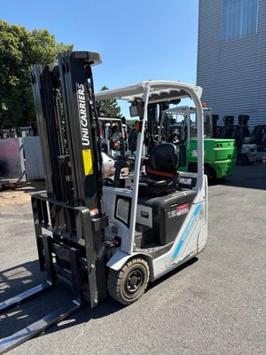 Chariot élévateur électrique UniCarriers TX3 13C