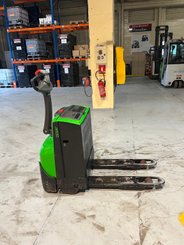 Transpalette accompagnant CESAB P216 - 1