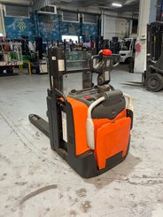 Gerbeur à plate-forme rabattable Toyota Staxio SPE200D - 14