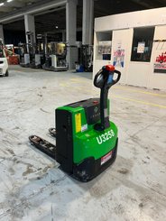 Transpalette accompagnant CESAB P216 - 2