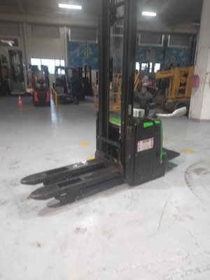 Gerbeur à plate-forme rabattable CESAB S312L