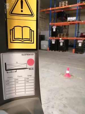 Chariot à mât rétractable Nissan RG14L