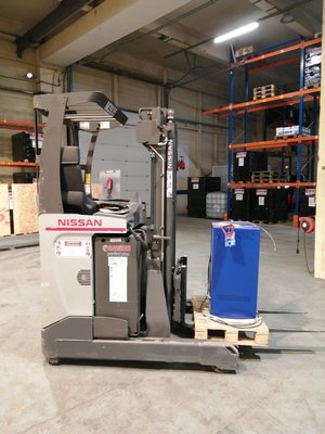 Chariot à mât rétractable Nissan RG14L