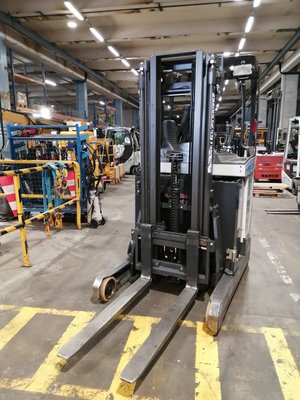 Chariot à mât rétractable UniCarriers ULS140