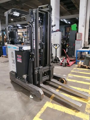 Chariot à mât rétractable UniCarriers ULS140