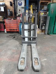 Gerbeur accompagnant UniCarriers PSD125/160  - 2