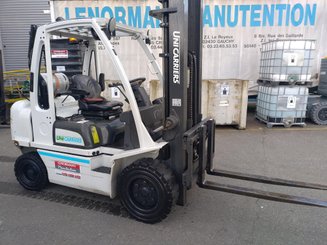 Chariot élévateur thermique UniCarriers DX32G - 1