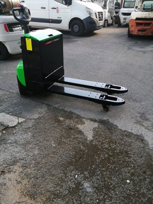 Transpalette ergonomique CESAB P218