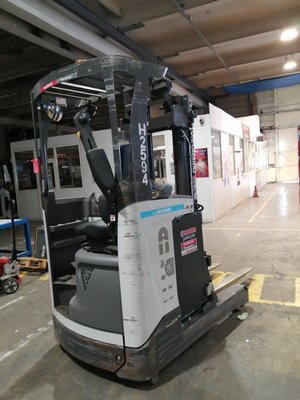 Chariot à mât rétractable UniCarriers ULS140